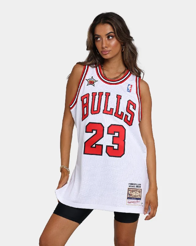 Mitchell & Ness Chicago Bulls Michael Jordan #23 Authentic NBA Jersey White Olive Green Jersey Tee Mitchell & Ness Chicago Bulls Michael Jordan #23 Authentic NBA Jersey White Olive Green Jersey Tee