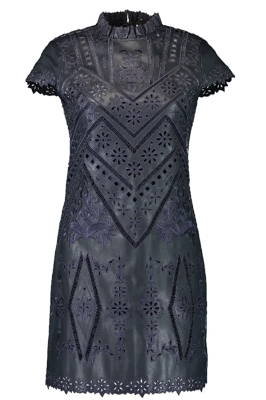 Carson Dress Tunics Timeless classic