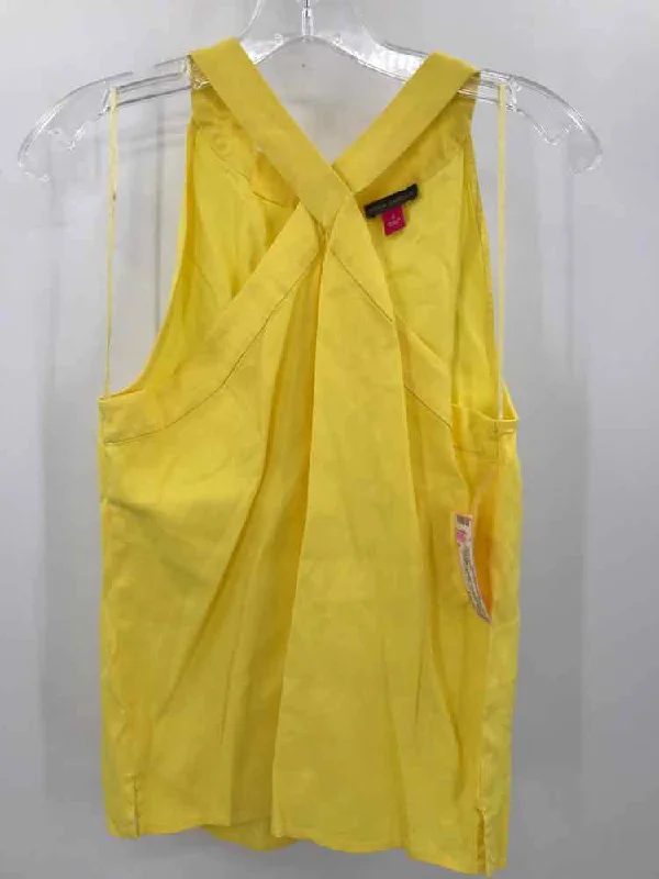 Pre-Owned Vince Camuto Yellow Size 8 Tank Top solid color tank