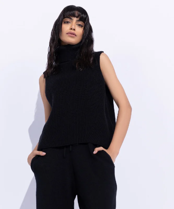 Sleeveless Chunky Knit Sweater Toggled Drawstring Belted
