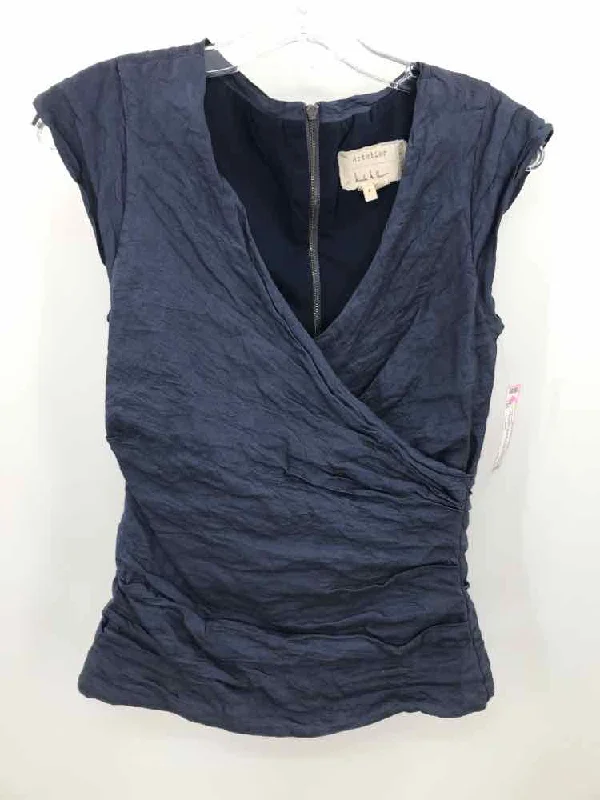 Pre-Owned Nicole Miller Navy Size Medium Tank Top adorable tank top