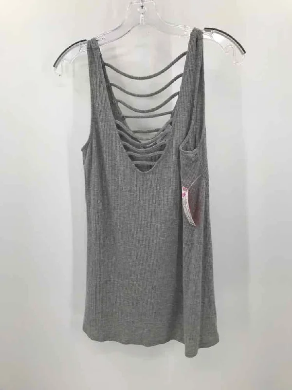 Pre-Owned Socialite Grey Size Medium Tank Top bright tank top