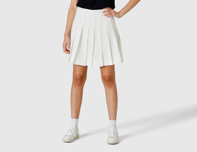 Fred Perry Women's Pleated Tennis Skirt / Snow White button skirt front