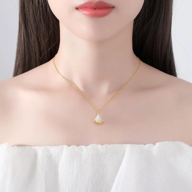 Small skirt necklace Joker temperament advanced clavicle chain wool skirt sturdy