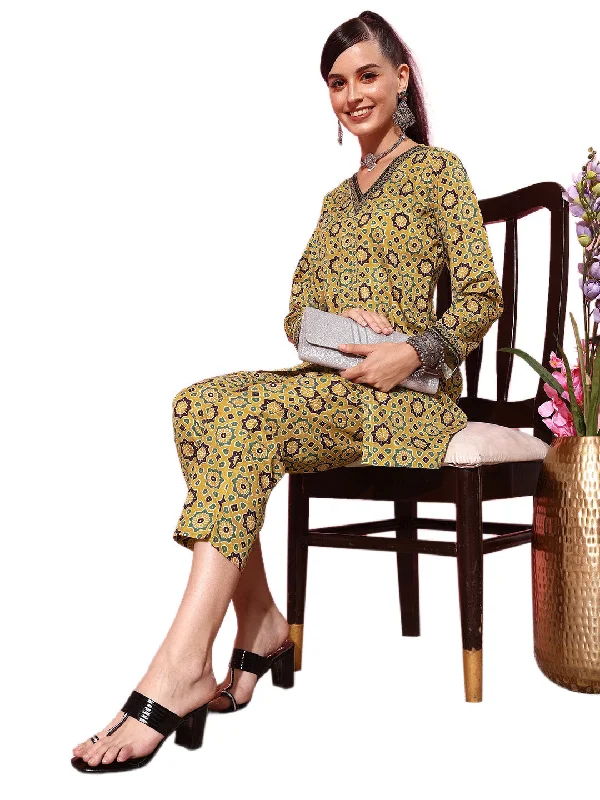 Jashvi Women Printed Tunic with Trousers Trousers trendy modern