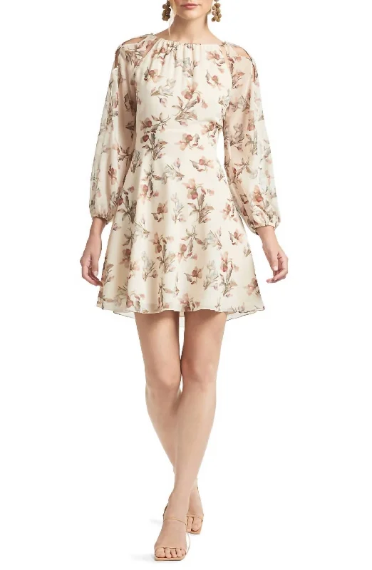 Bevvy Dress In Eggshell Venetia Petals