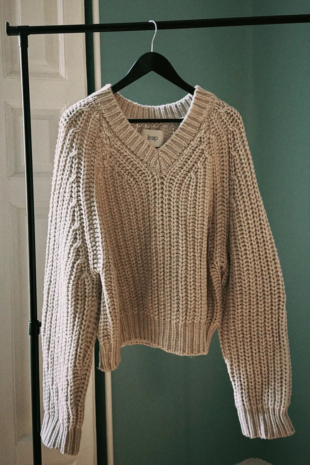 Sample 6 V-neck sweater Glossy Satin Silk